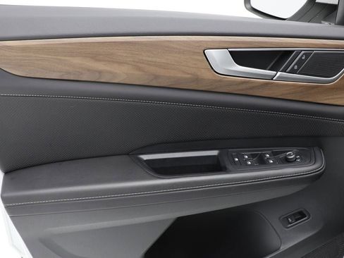 Used 2025 Volkswagen Atlas SE image 17