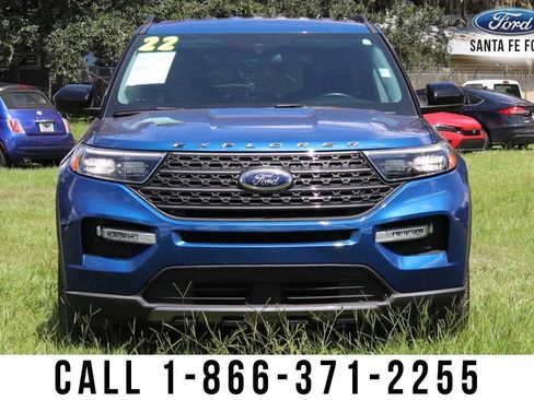 Used 2022 Ford Explorer XLT w/ Equipment Group 202A image 3