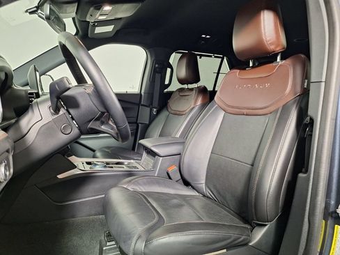 Used 2022 Ford Explorer Platinum w/ Equipment Group 601A RWD image 22