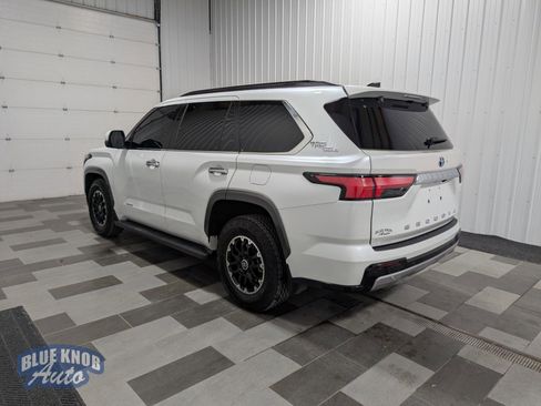 Used 2023 Toyota Sequoia Limited image 2