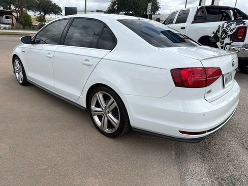Used 2017 Volkswagen Jetta GLI FWD image 4