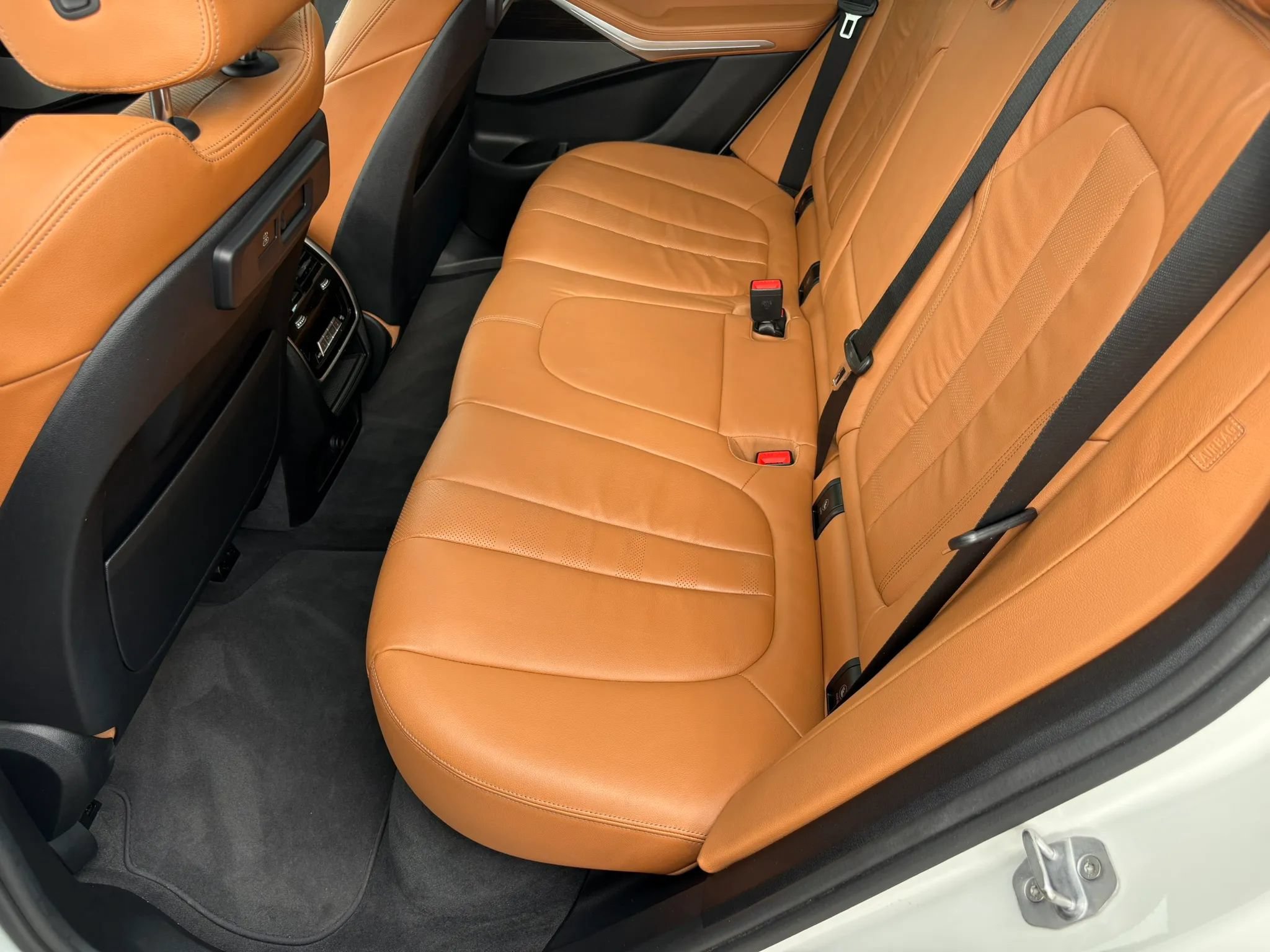 Used 2019 BMW X5 xDrive40i w/ Premium Package AWD/4WD image 18