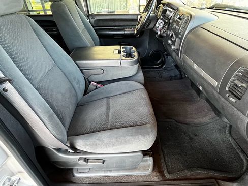 Used 2007 Chevrolet Silverado 2500 LT w/ 1LT Convenience Package AWD/4WD image 19