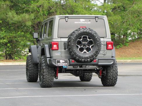 Used 2022 Jeep Wrangler Unlimited Rubicon 4xe w/ Cold Weather Group AWD/4WD image 11