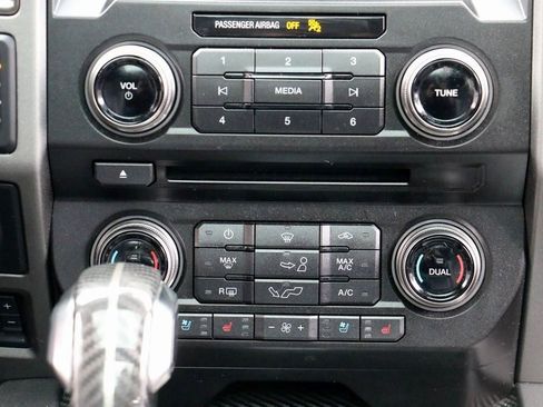 Used 2018 Ford F150 Raptor w/ Equipment Group 802A Luxury image 31