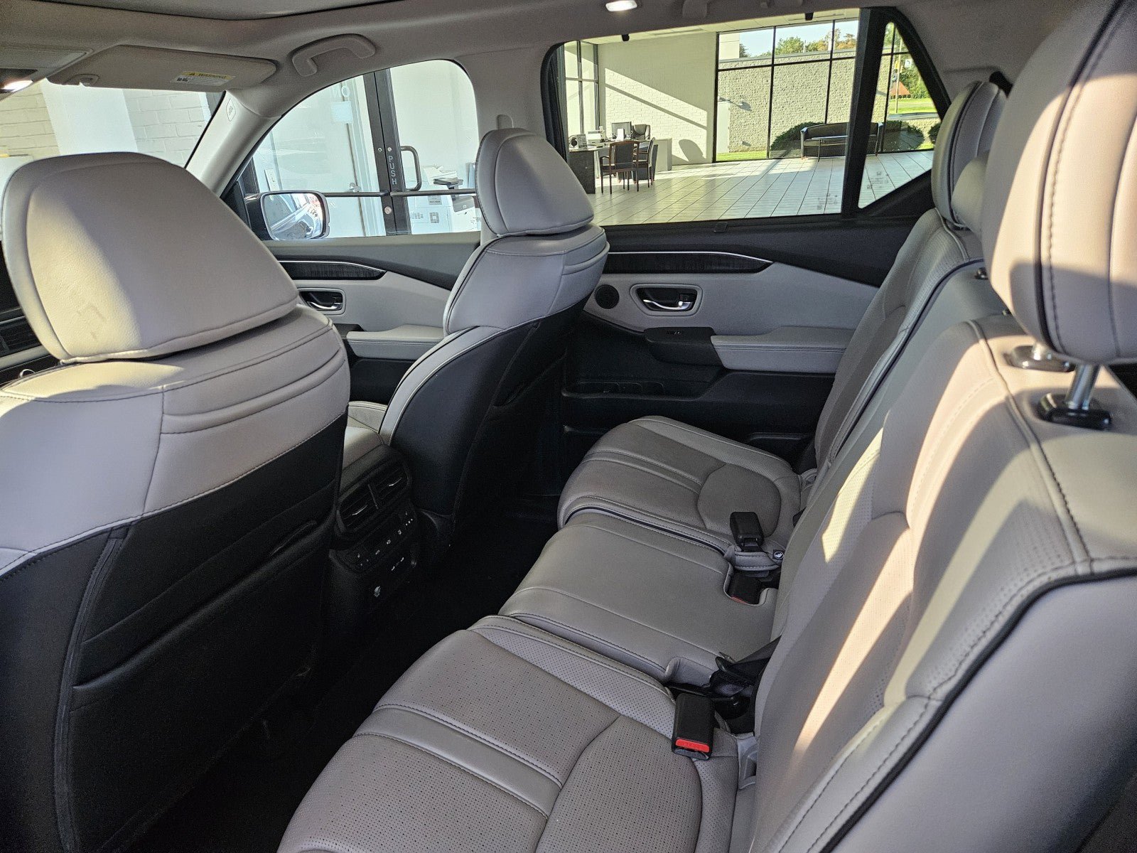 Used 2024 Honda Pilot Elite image 9