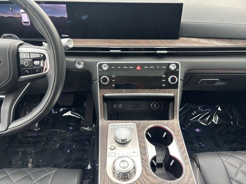 Used 2025 Genesis GV80 3.5T Prestige image 11