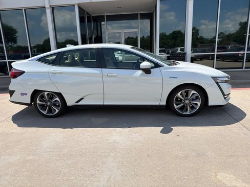 Used 2019 Honda Clarity Plug-In Hybrid image 5