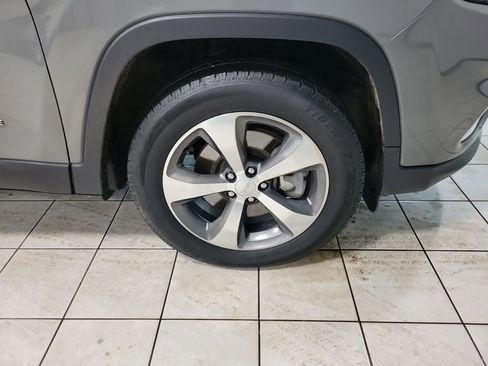 Used 2019 Jeep Cherokee Limited w/ Luxury Group image 54