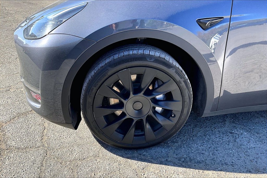 Used 2023 Tesla Model Y Long Range AWD/4WD image 7