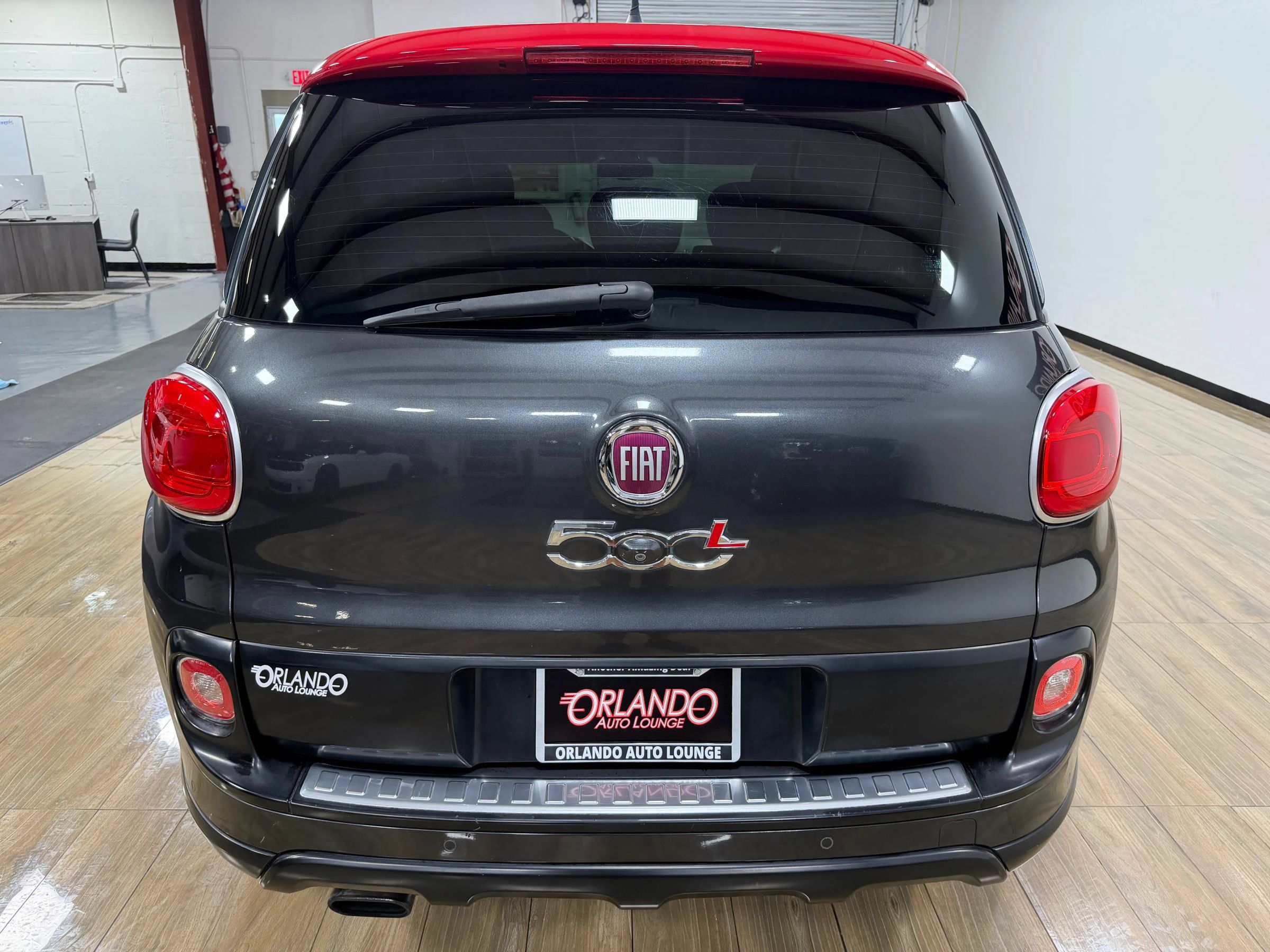 Used 2017 FIAT 500L Trekking w/ Dual-Pane Sunroof Package FWD image 7