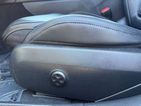 Used 2022 Mercedes-Benz C 300 4MATIC Sedan image 10