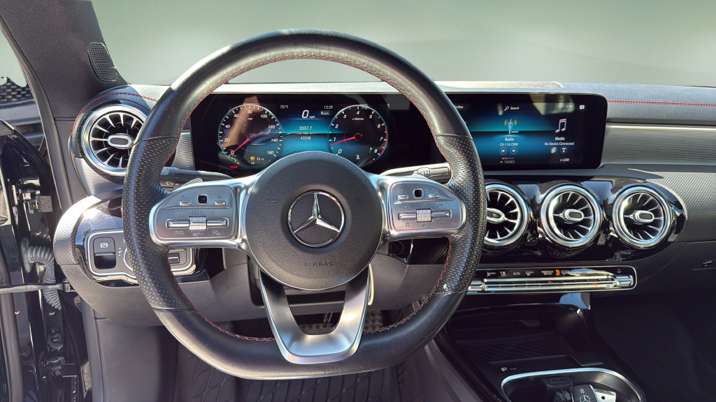 Used 2021 Mercedes-Benz CLA 250 4MATIC image 21