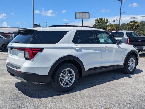 New 2026 Ford Explorer Active w/ Active Comfort Package RWD image 4