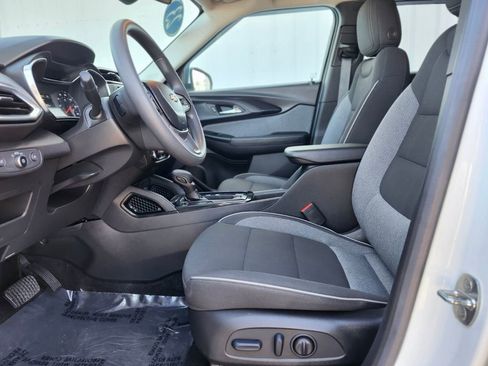 Used 2023 Chevrolet TrailBlazer LT AWD/4WD image 16