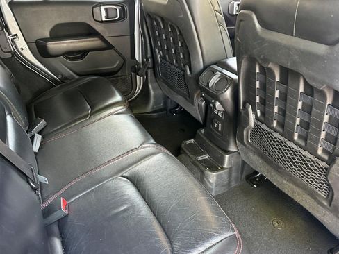 Used 2018 Jeep Wrangler Unlimited Rubicon AWD/4WD image 31