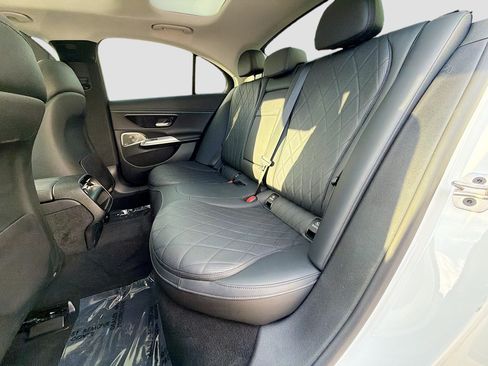 Used 2024 Mercedes-Benz E 350 4MATIC Sedan image 21