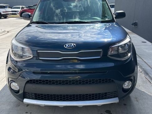Used 2017 Kia Soul + image 2