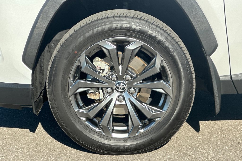 Used 2023 Toyota RAV4 XLE Premium AWD/4WD image 25