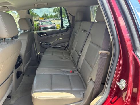 Used 2017 GMC Yukon SLT AWD/4WD image 26