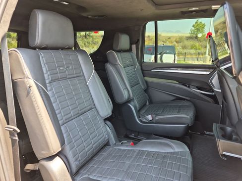 Certified 2025 Cadillac Escalade ESV V AWD/4WD image 32