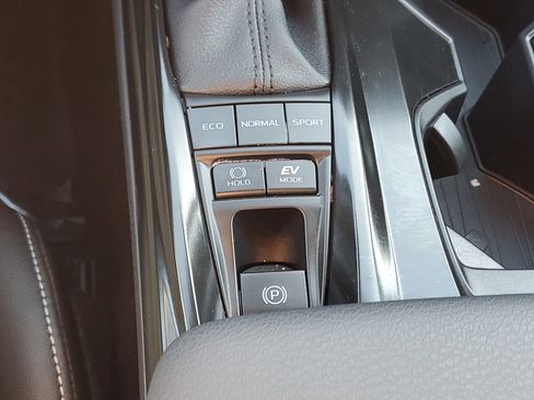 Certified 2025 Toyota Camry SE image 33