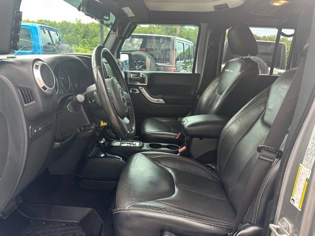 Used 2016 Jeep Wrangler Unlimited Rubicon w/ Connectivity Group AWD/4WD image 12