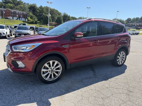 Used 2017 Ford Escape Titanium AWD/4WD image 4