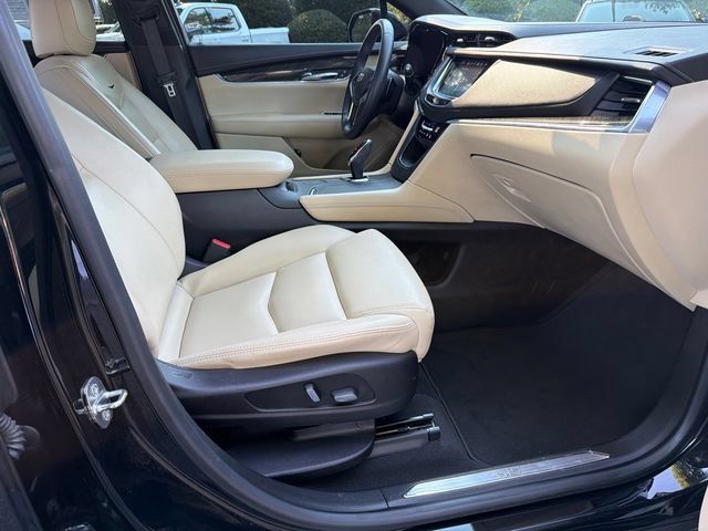 Used 2017 Cadillac XT5 FWD image 13