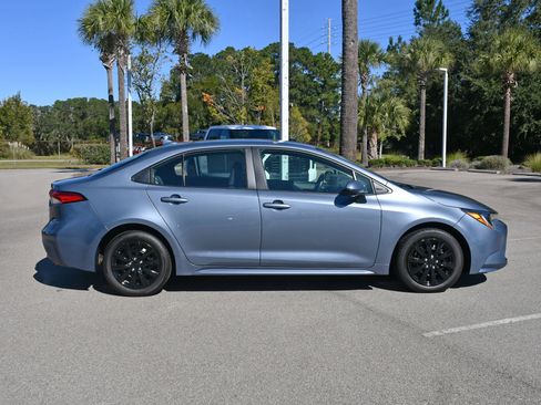 Used 2024 Toyota Corolla LE image 2