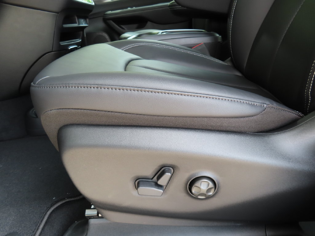 New 2027 Chrysler Pacifica Select FWD image 8