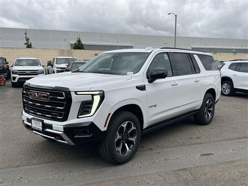 New 2026 GMC Yukon XL AT4 w/ AT4 Premium Package image 7