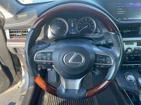 Used 2018 Lexus ES 350 w/ Ultra Luxury Package FWD image 10
