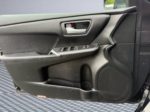 Used 2017 Toyota Camry SE FWD image 21