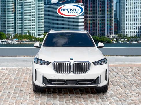 Used 2024 BMW X5 sDrive40i w/ Premium Package image 2