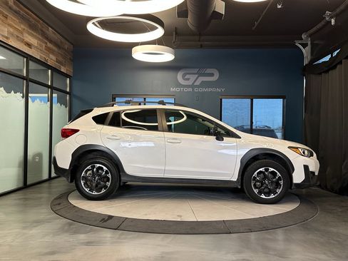 Used 2022 Subaru Crosstrek 2.0i Premium w/ Popular Package #4A AWD/4WD image 2