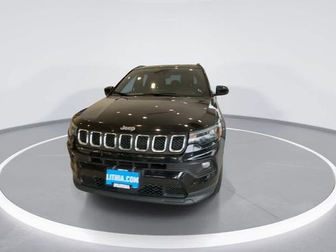 Used 2024 Jeep Compass Latitude AWD/4WD image 3