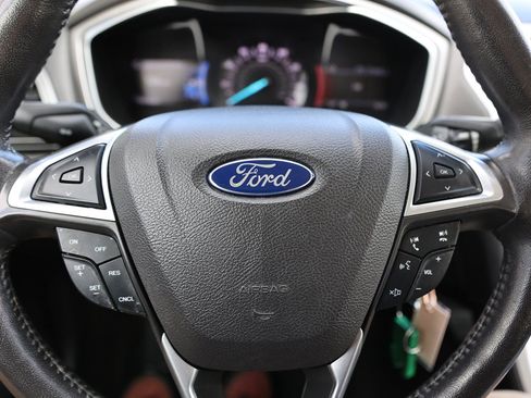 Used 2016 Ford Fusion SE image 30