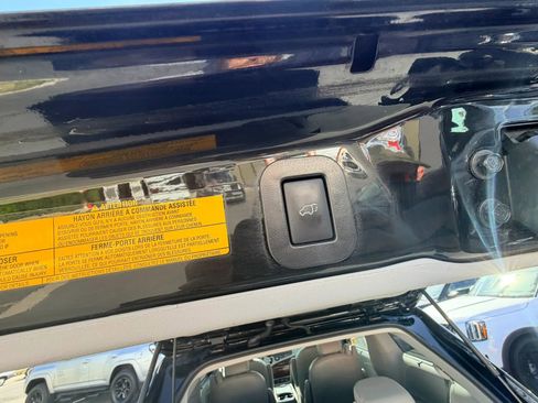Used 2014 Toyota Sienna XLE w/ XLE Premium Package AWD/4WD image 29