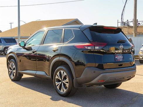 Used 2023 Nissan Rogue SV image 6