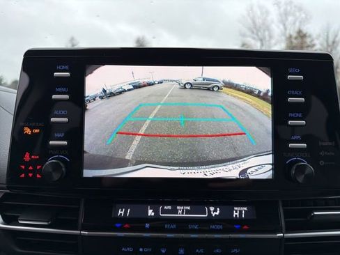 Used 2021 Toyota Sienna LE image 17