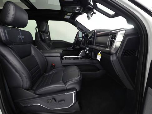 Used 2025 Ford F250 Platinum AWD/4WD image 13