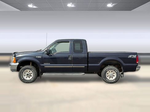 Used 2000 Ford F250 XLT image 2