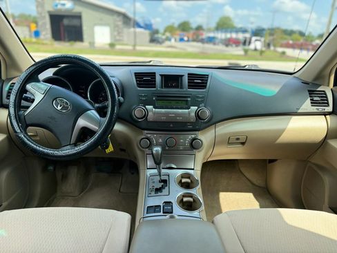 Used 2010 Toyota Highlander 2WD image 24