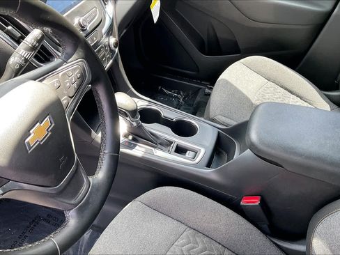Used 2024 Chevrolet Equinox LT FWD image 17