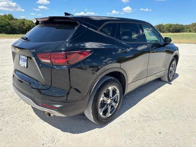 Used 2025 Chevrolet Blazer LT FWD image 7