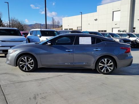 Used 2017 Nissan Maxima Platinum image 2