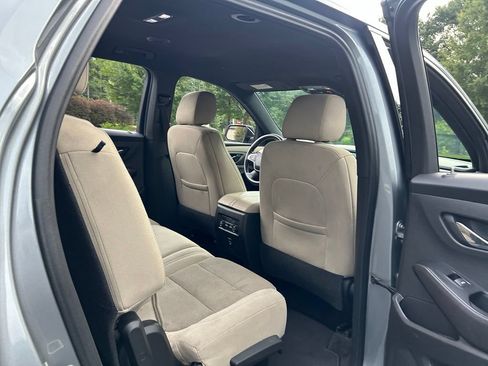 Used 2023 Chevrolet Traverse LS FWD image 47
