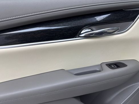 Used 2020 Cadillac XT6 Premium Luxury FWD image 39