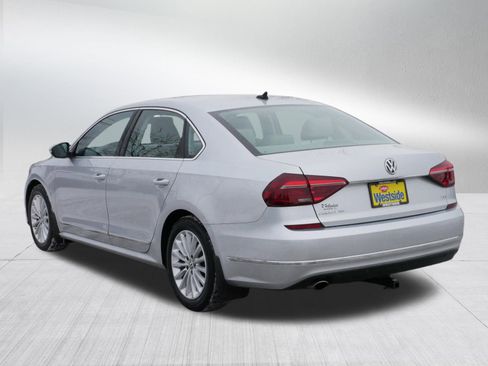 Used 2017 Volkswagen Passat 1.8T SE image 5